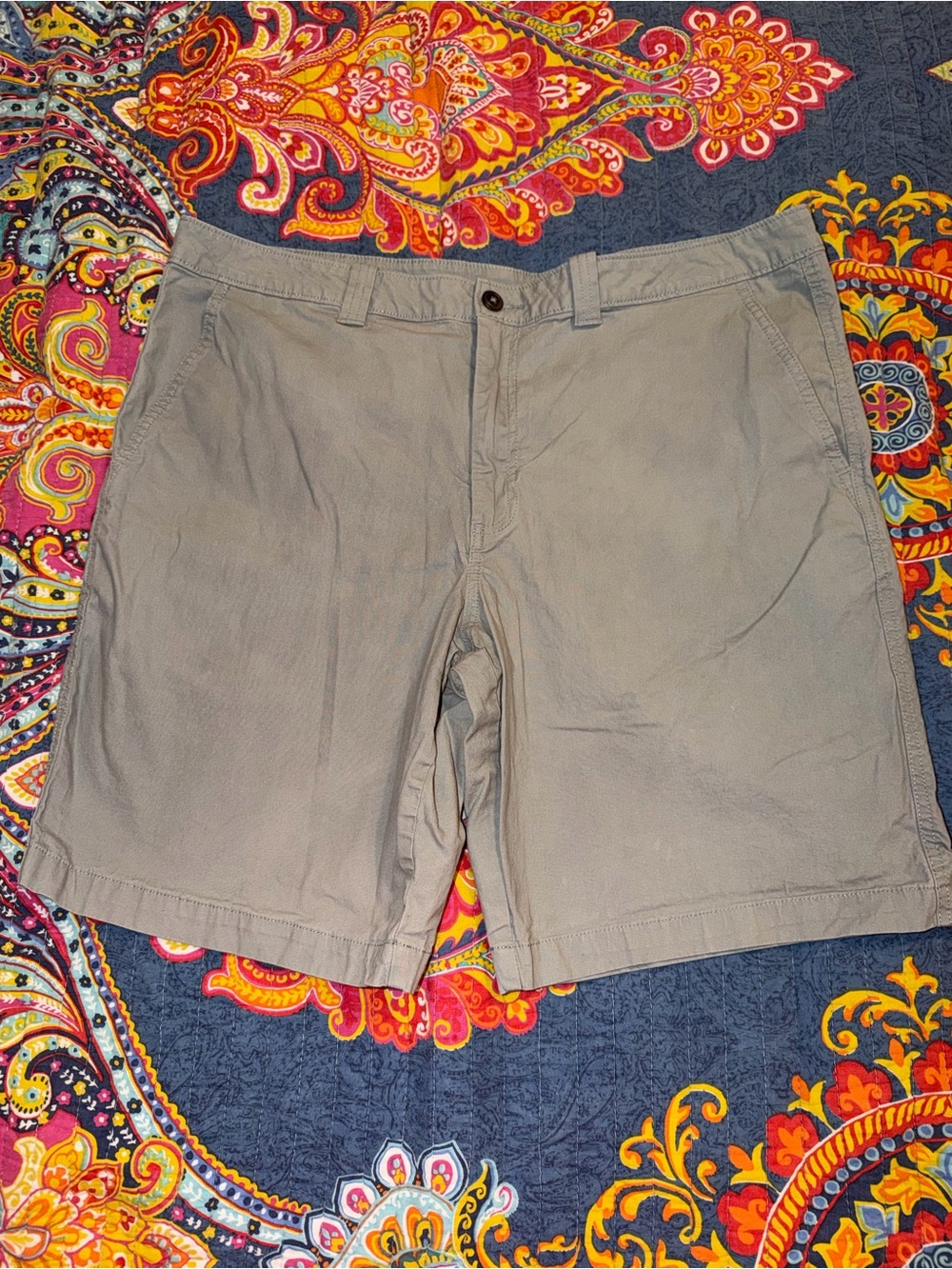 Magellan Outdoors Men's Gray Flat-Front Shorts